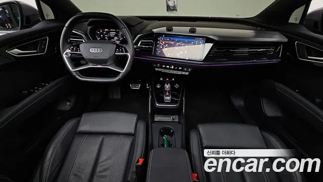 Audi Q4 e-tron — интерьер
