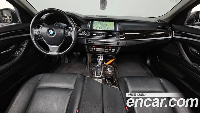 BMW 5 серия — интерьер