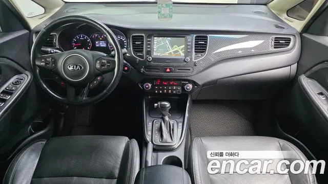 Kia Carens — интерьер