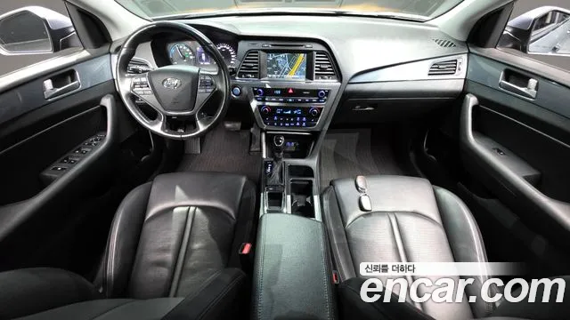 Hyundai Sonata — интерьер