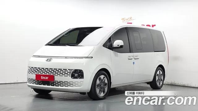 Hyundai Staria