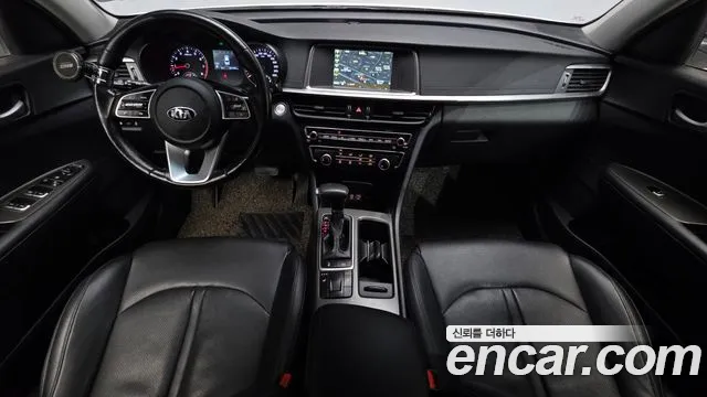 Kia K5 — интерьер
