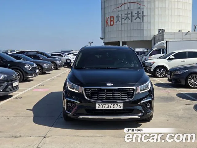 Kia Carnival — экстерьер