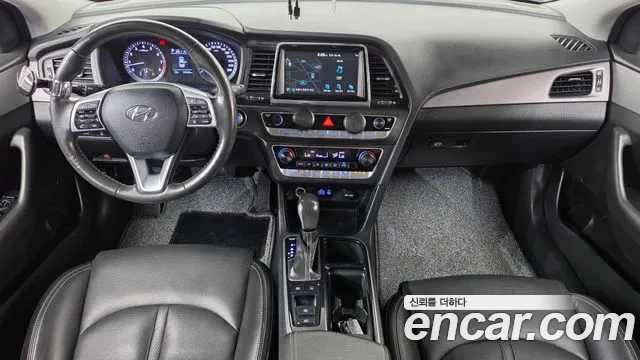 Hyundai Sonata — интерьер