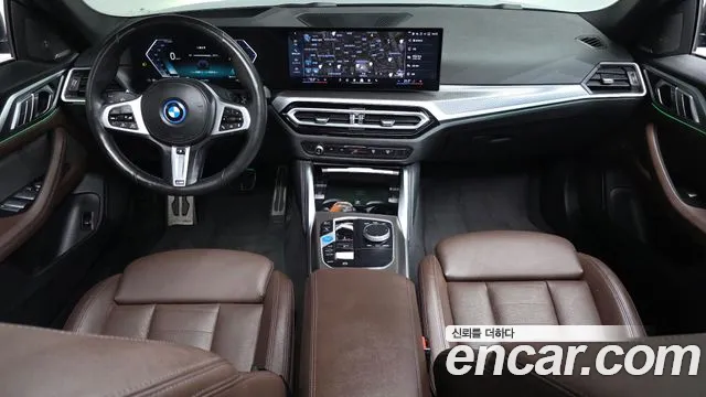 BMW i4 — интерьер