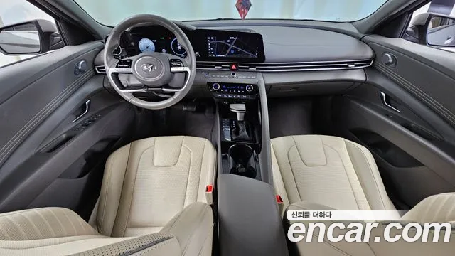 Hyundai Elantra — интерьер