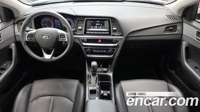Hyundai Sonata — интерьер