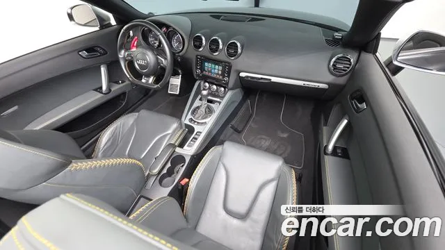 Audi TTS — интерьер