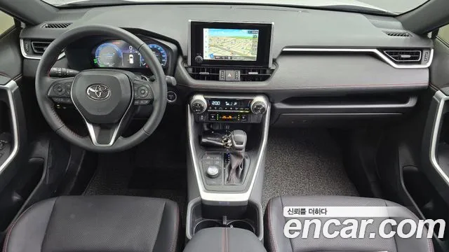 Toyota RAV4 — интерьер