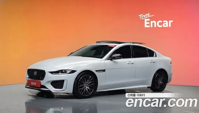 Jaguar XE
