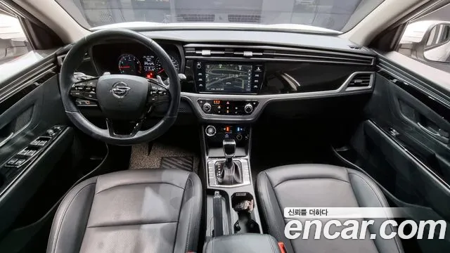 KG Mobility Korando — интерьер