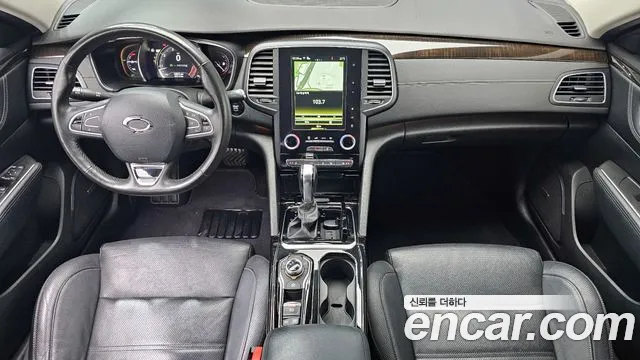 Renault Korea SM6 — интерьер
