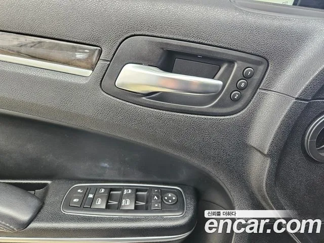 Chrysler 300C — интерьер