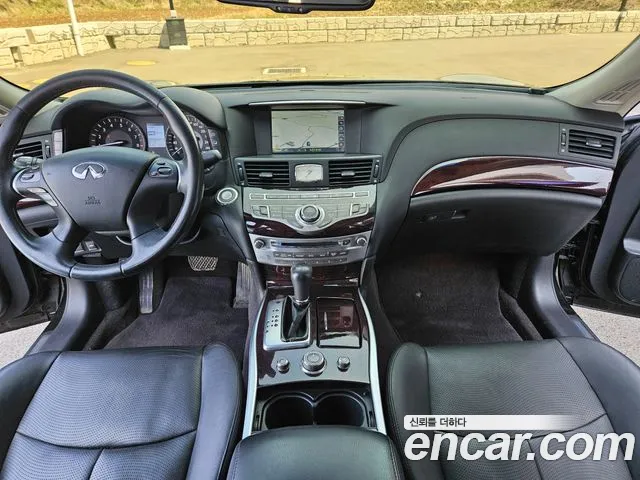 Infiniti M — интерьер