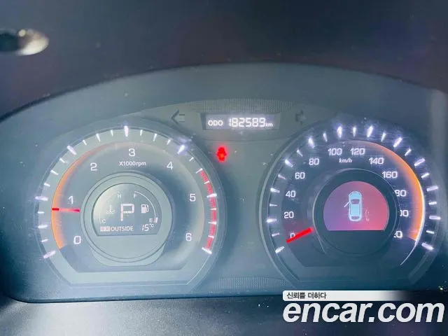 KG Mobility Korando — интерьер