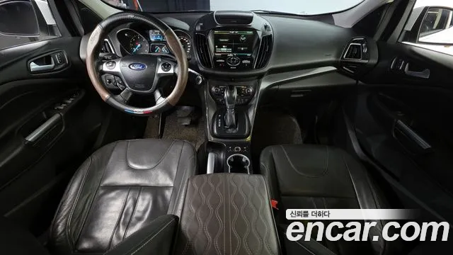 Ford Kuga — интерьер