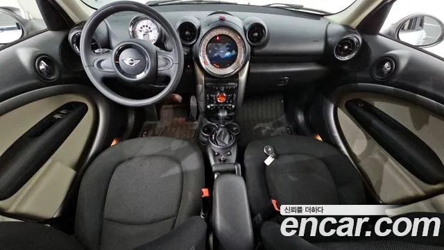 MINI Countryman — интерьер