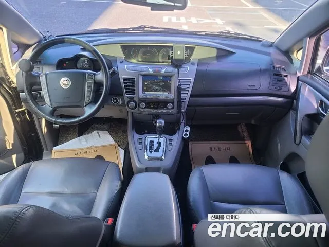 KG Mobility Korando — интерьер