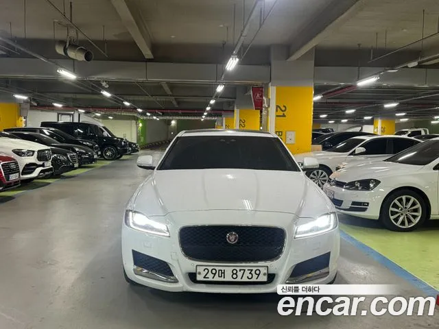 Jaguar XF