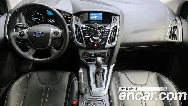 Ford Focus — интерьер