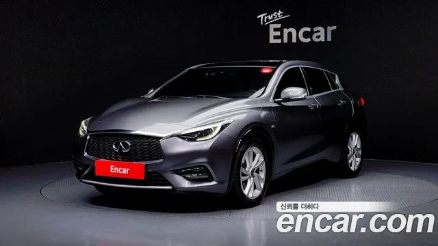 Infiniti Q30