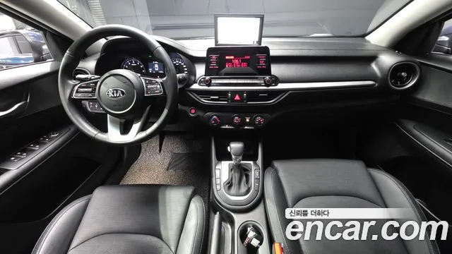 Kia K3 — интерьер