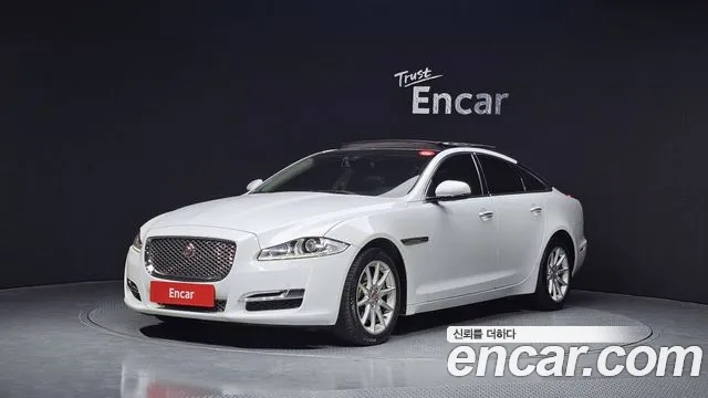 Jaguar XJ