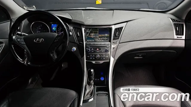 Hyundai Sonata — интерьер