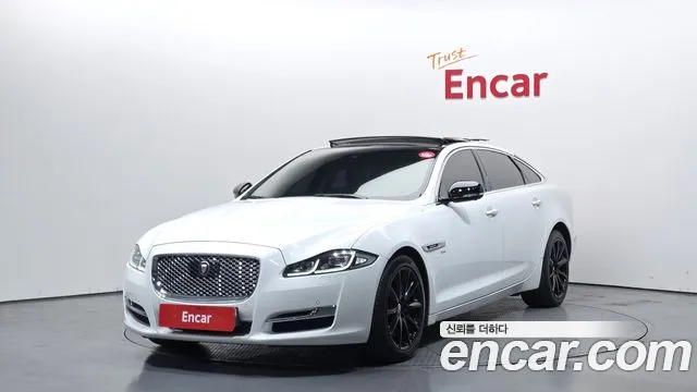 Jaguar XJ