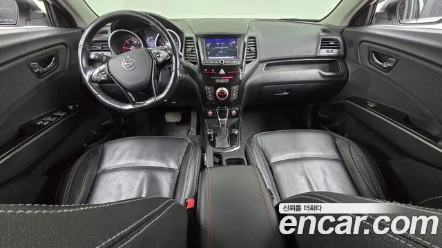 KG Mobility Tivoli — интерьер