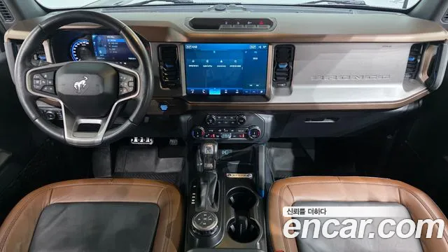 Ford Bronco — интерьер