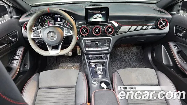 Mercedes-Benz GLA-класс — интерьер