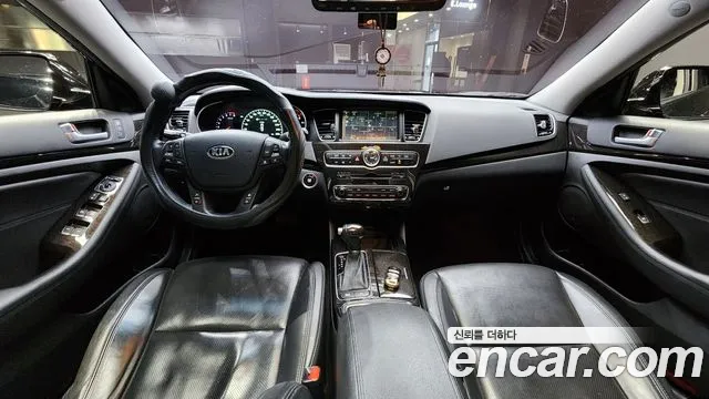 Kia K7 — интерьер