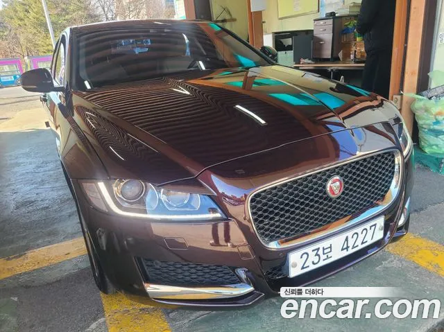 Jaguar XF