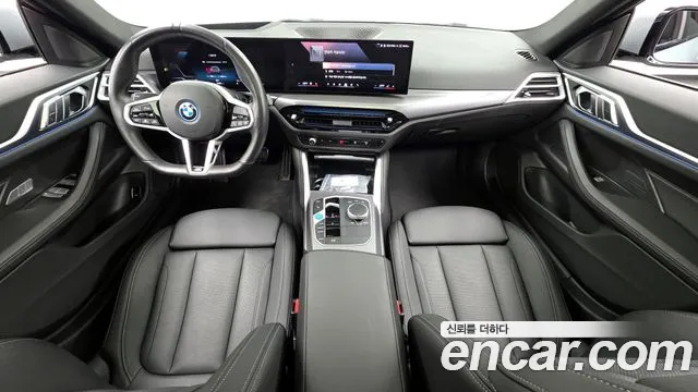 BMW i4 — интерьер