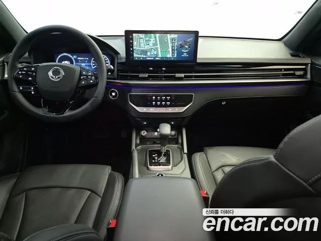 KG Mobility Musso — интерьер