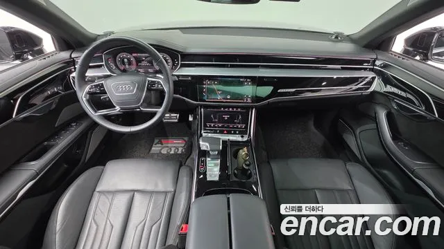 Audi A8 — интерьер
