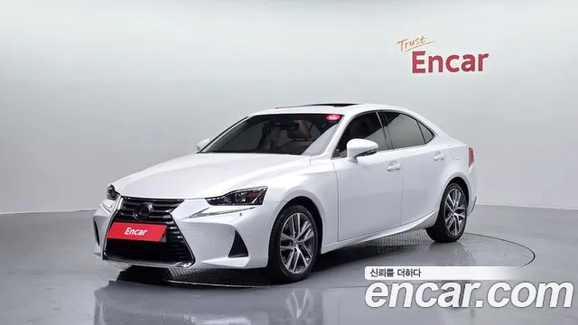 Lexus IS