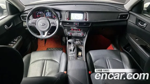 Kia K5 — интерьер