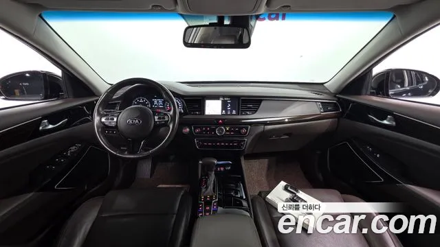 Kia K7 — интерьер
