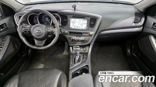 Kia K5 — интерьер