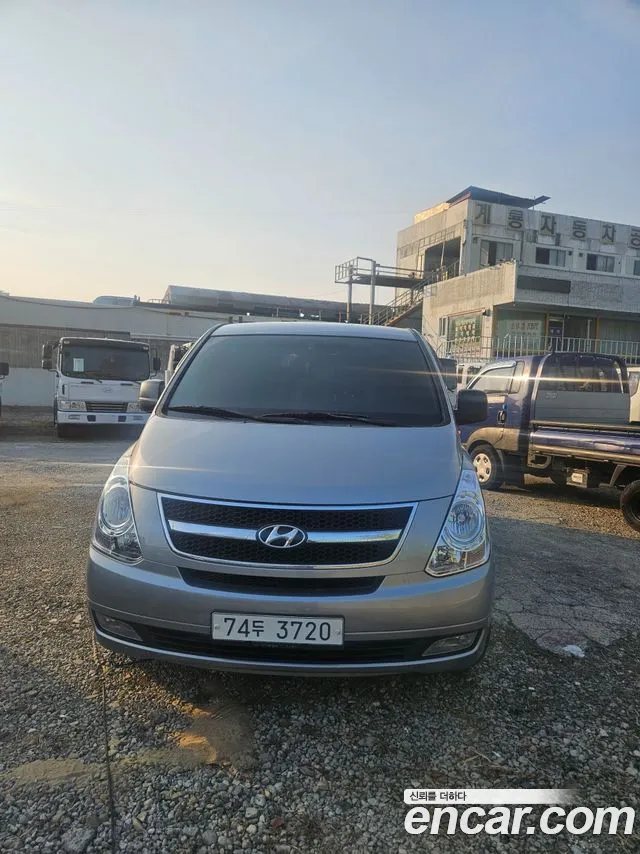 Hyundai Starex