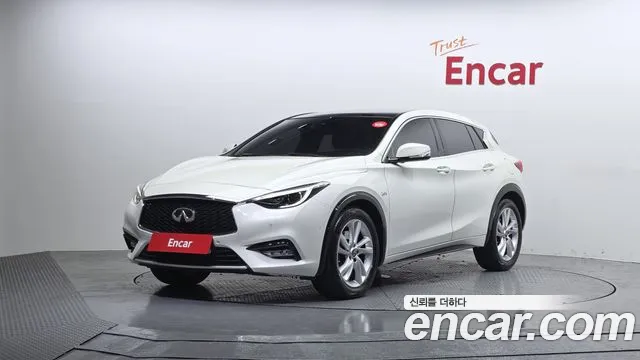 Infiniti Q30