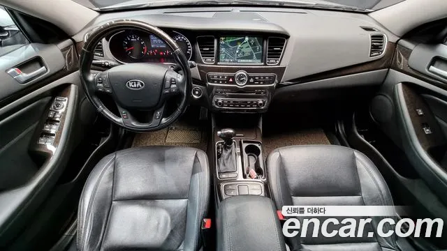 Kia K7 — интерьер