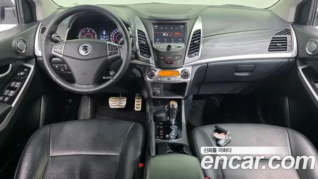 KG Mobility Korando — интерьер
