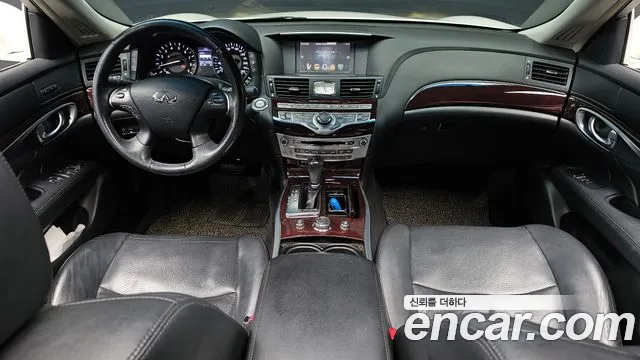 Infiniti M — интерьер