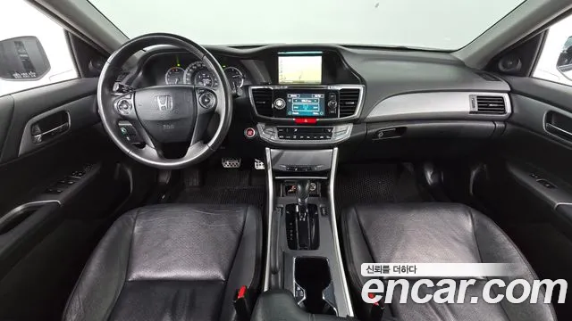 Honda Accord — интерьер