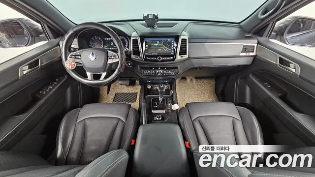 KG Mobility Rexton — интерьер