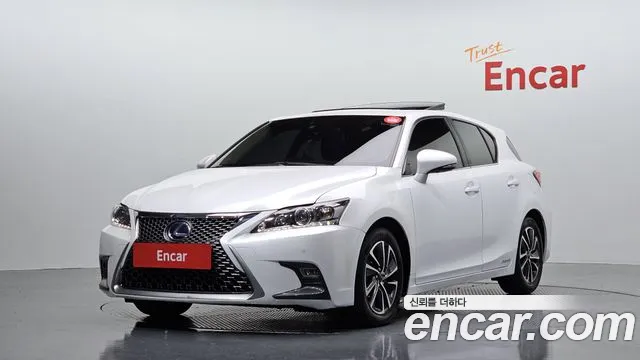 Lexus CT200h