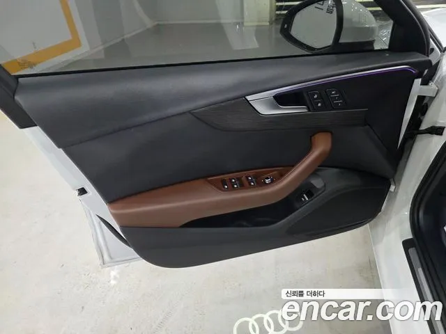 Audi A4 — интерьер